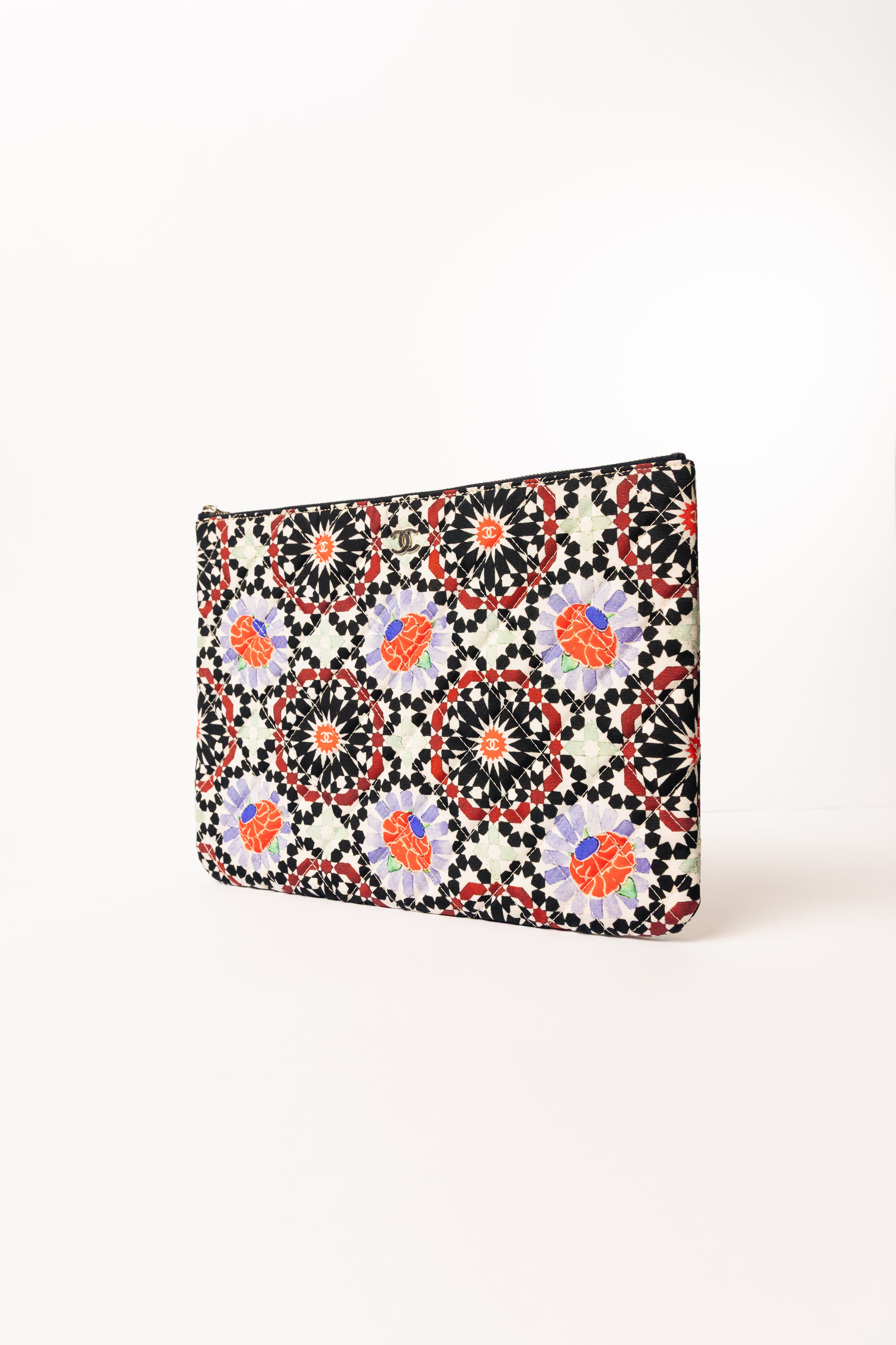 Chanel Pochette in tessuto stampato