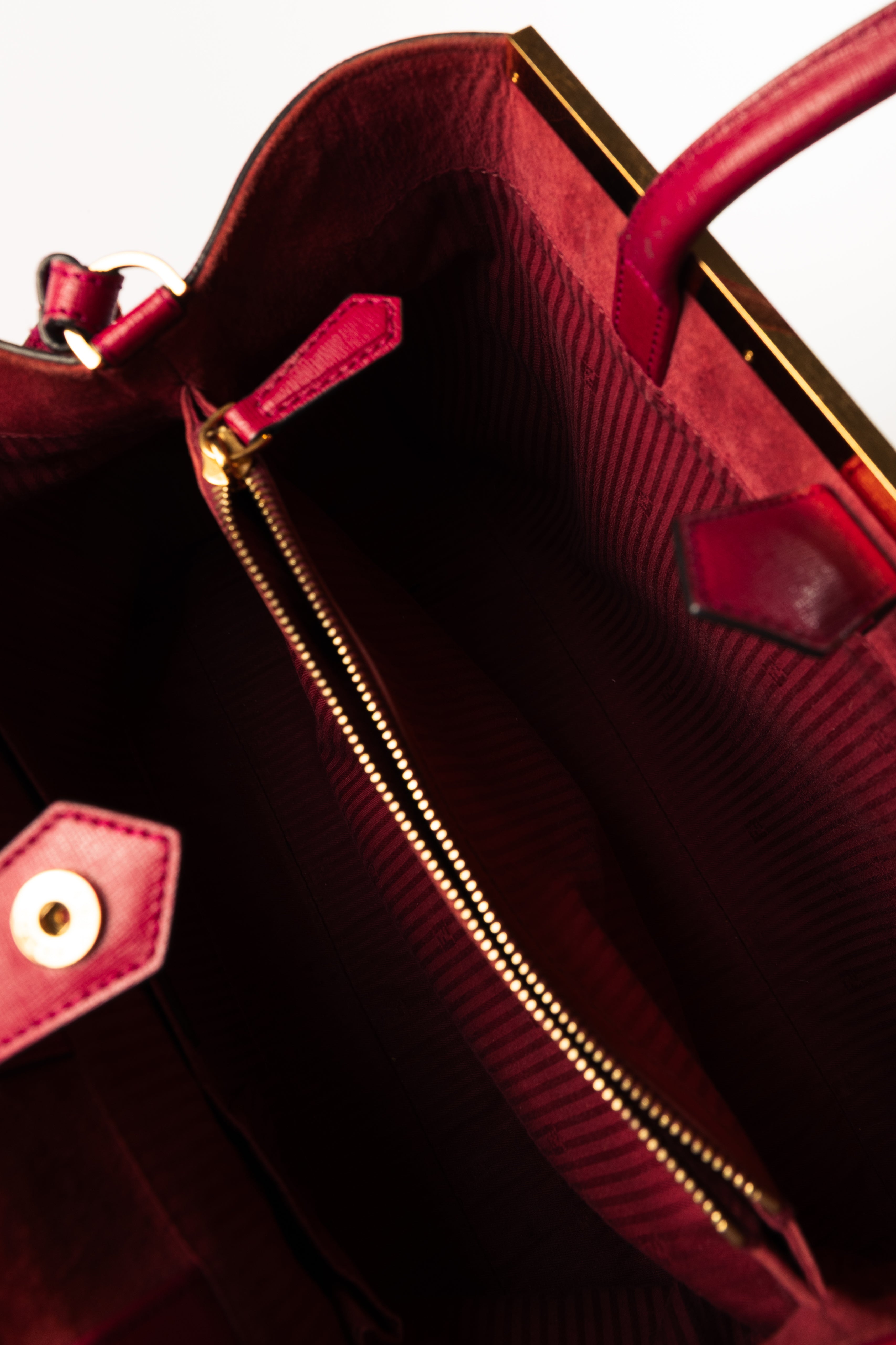 Fendi Peekaboo in pelle