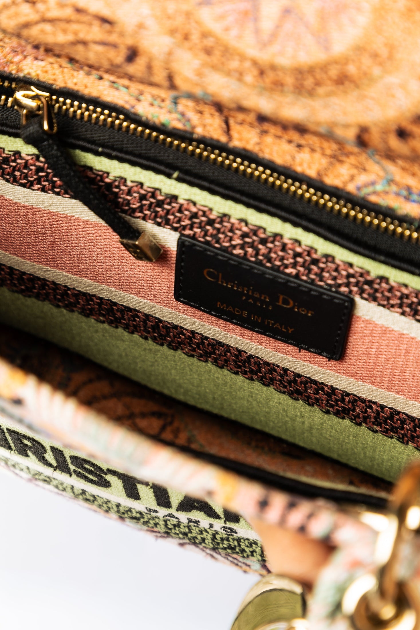 Dior Book Tote – Mini / Small (Edizione Ricamata)