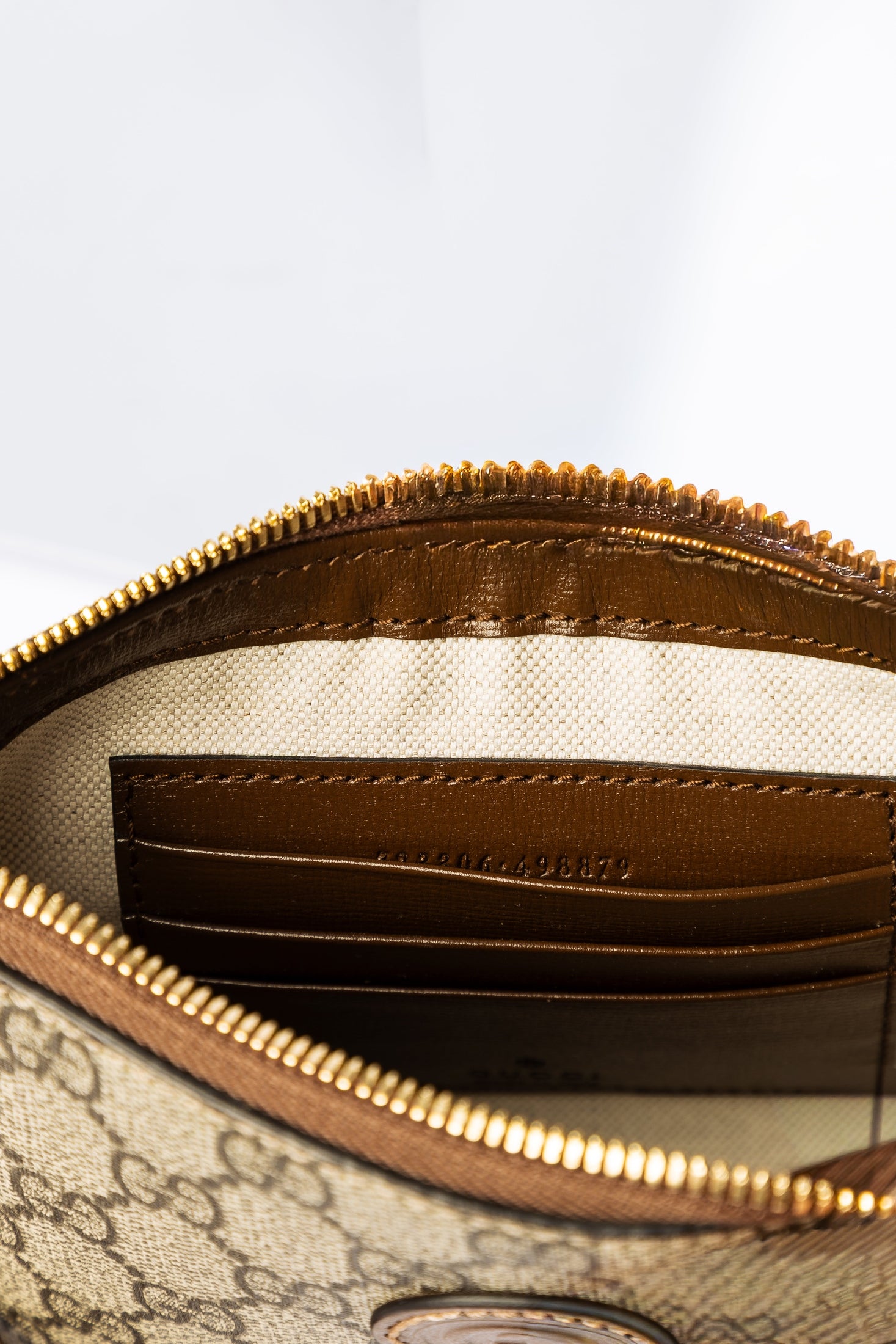 Gucci GG Supreme Messenger / Crossbody Bag